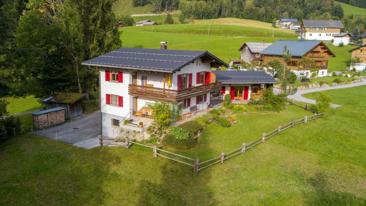 Апартаменти Haus Kipfen Sibratsgfall Екстер'єр фото